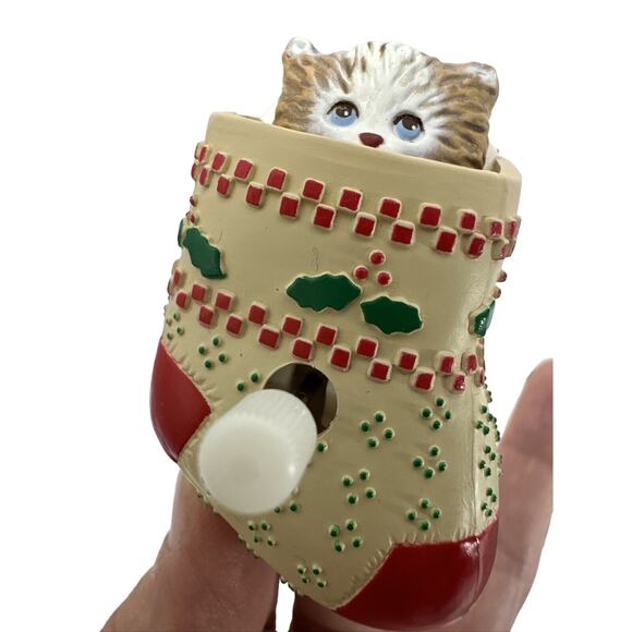 Hallmark Kitten in Stocking Brooch 1990 Christmas Holiday Pin‎ Collectible - Picture 6 of 8